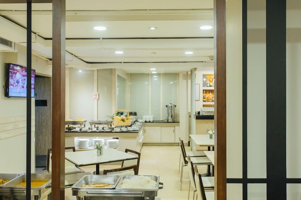 Seasons Siam Hotel Банкок Екстериор снимка