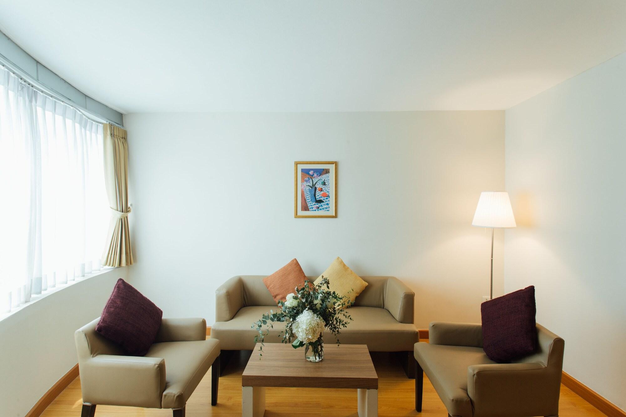 Seasons Siam Hotel Банкок Екстериор снимка