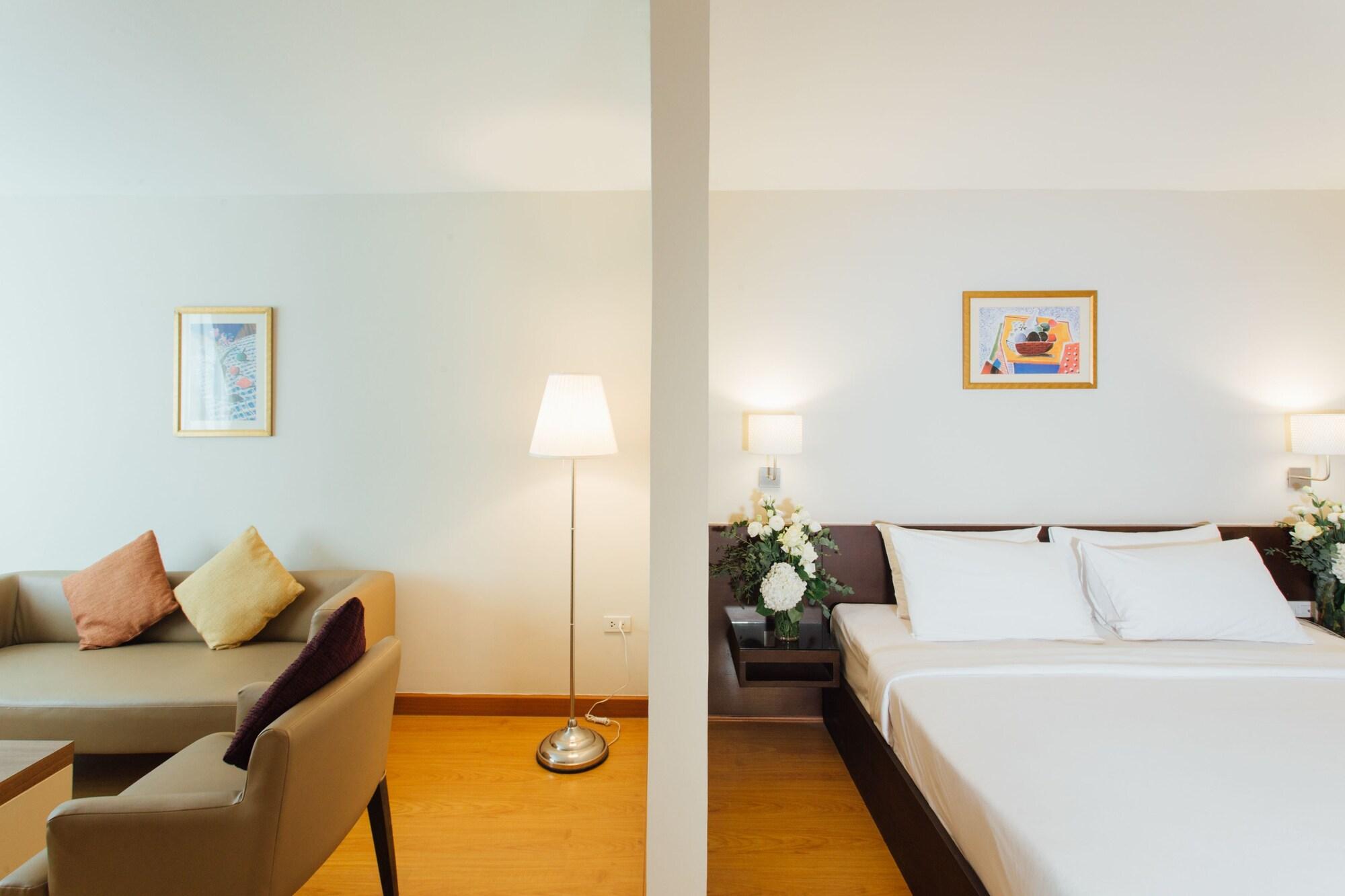 Seasons Siam Hotel Банкок Екстериор снимка