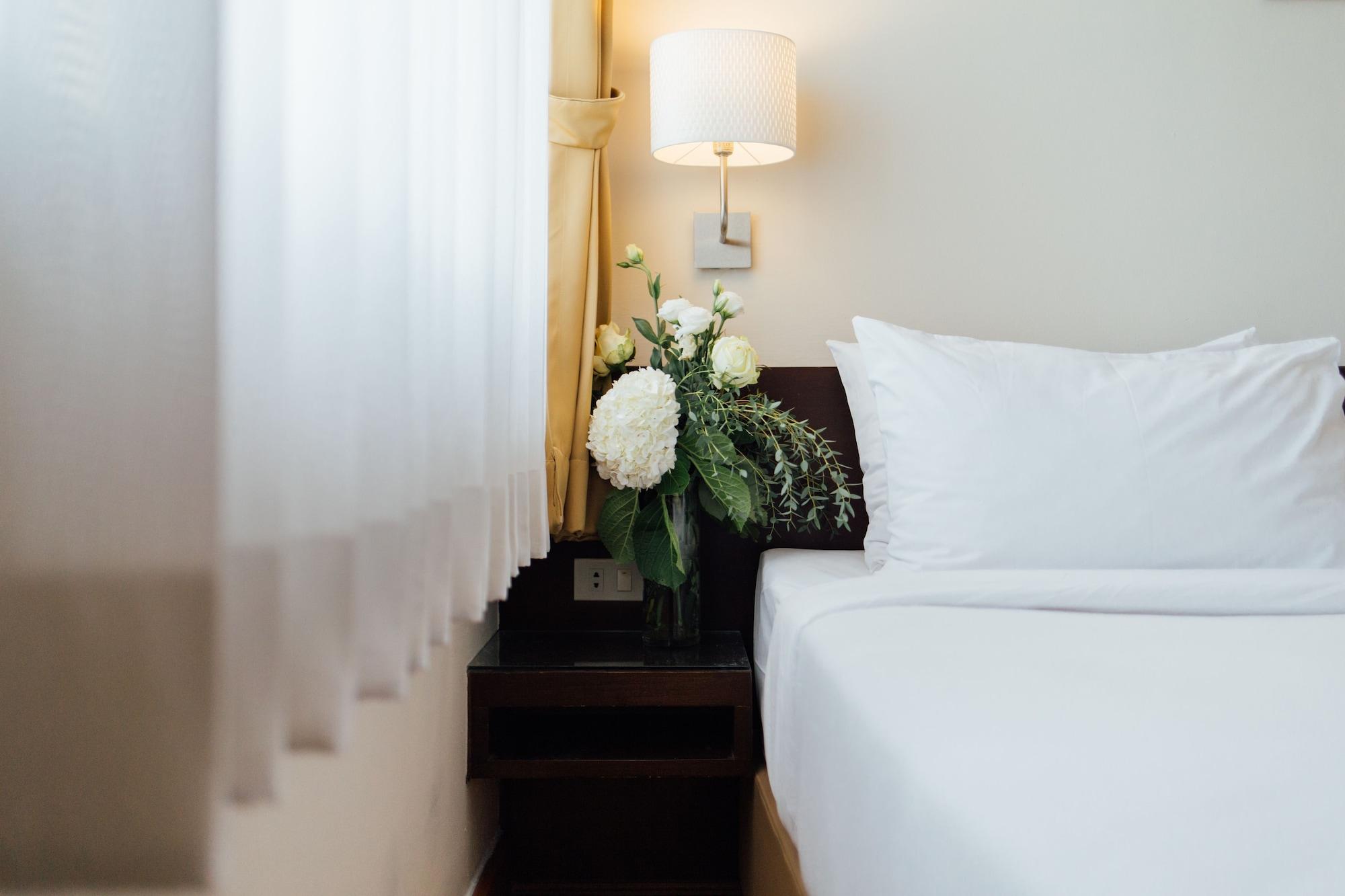 Seasons Siam Hotel Банкок Екстериор снимка