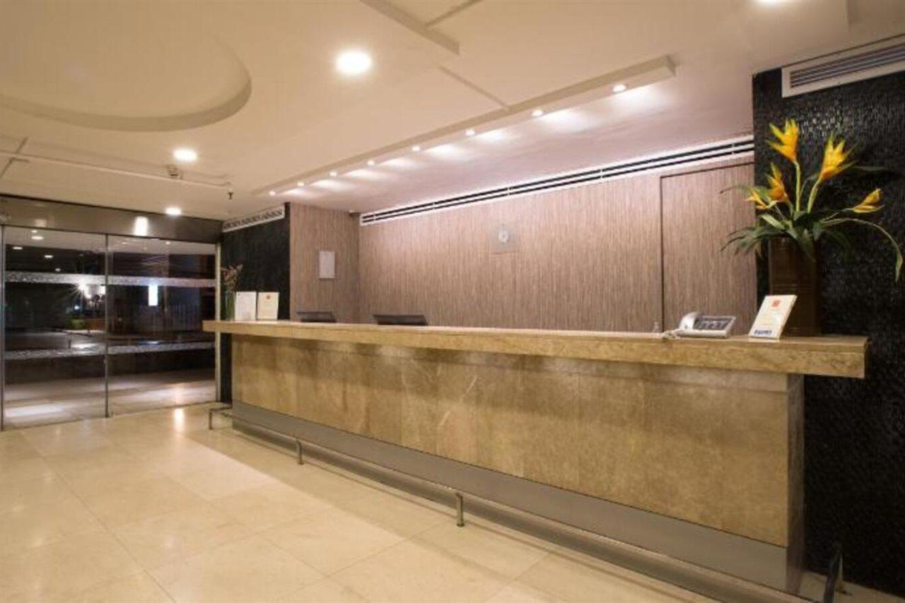 Seasons Siam Hotel Банкок Екстериор снимка