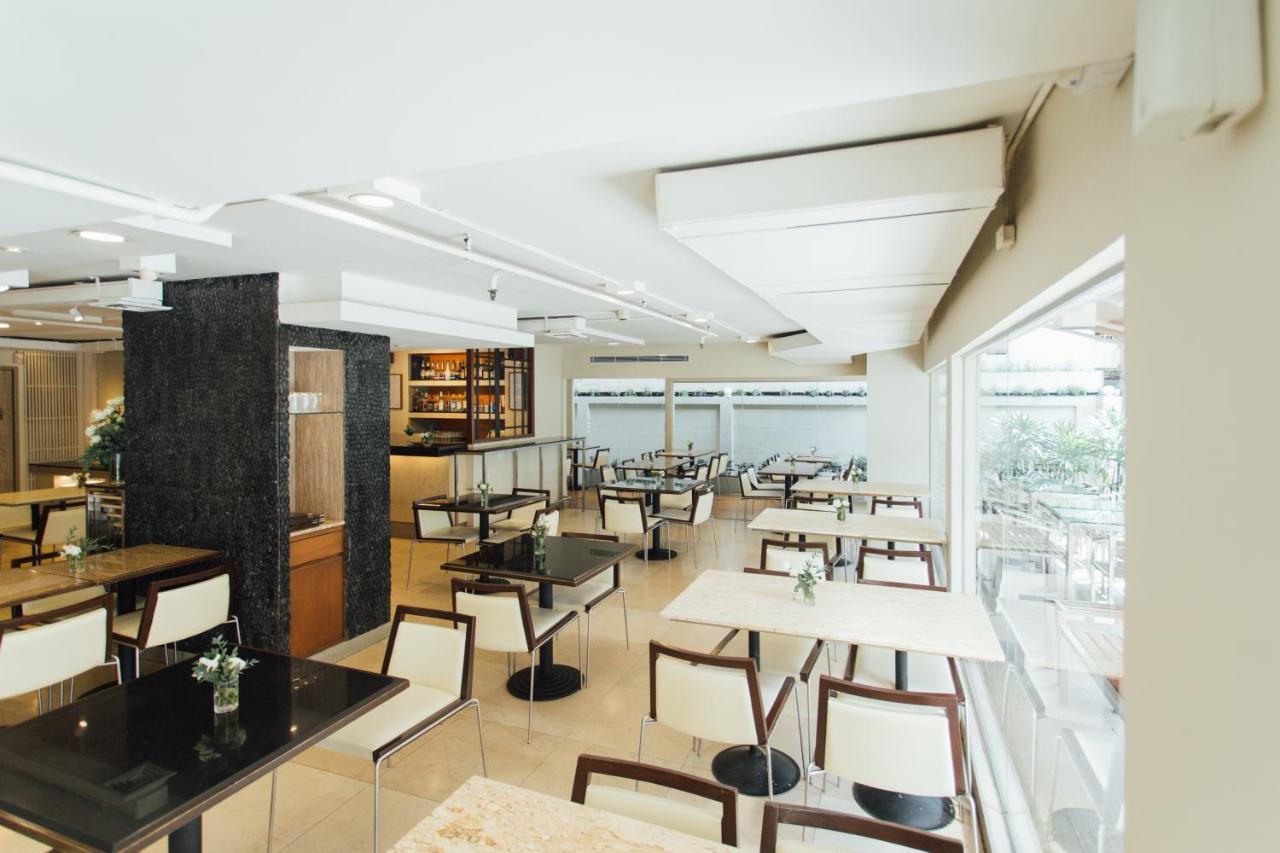 Seasons Siam Hotel Банкок Екстериор снимка