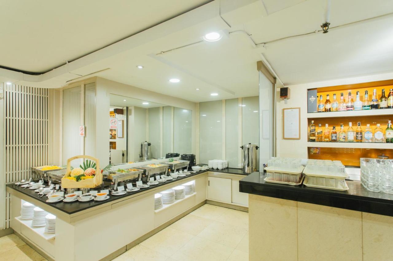 Seasons Siam Hotel Банкок Екстериор снимка