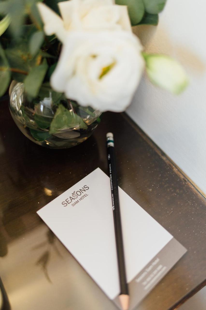 Seasons Siam Hotel Банкок Екстериор снимка